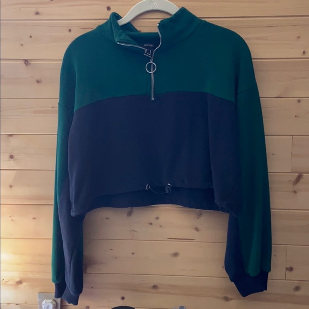 Cropped sweatshirt